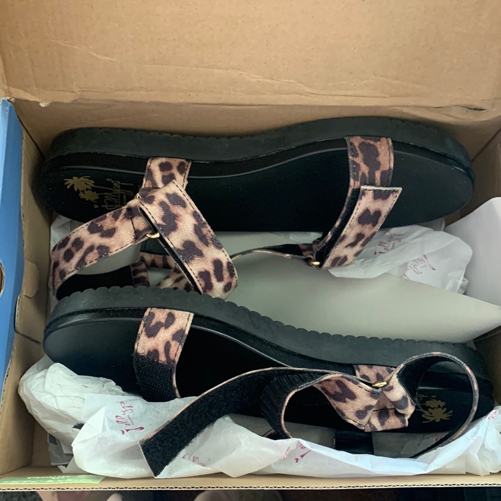 Cute leopard print sandals.
